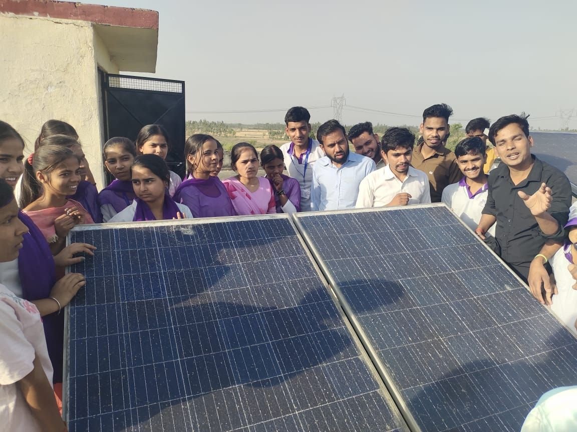 Trainees at a solar installation practical session, Bareilly